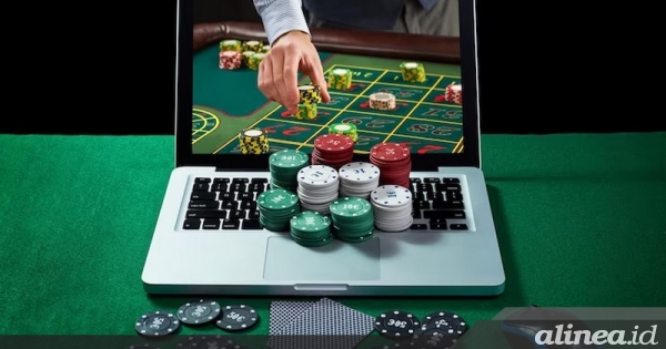 Korban judi online: Ibu rumah tangga, sopir truk, hingga tukang&nbsp;ojek